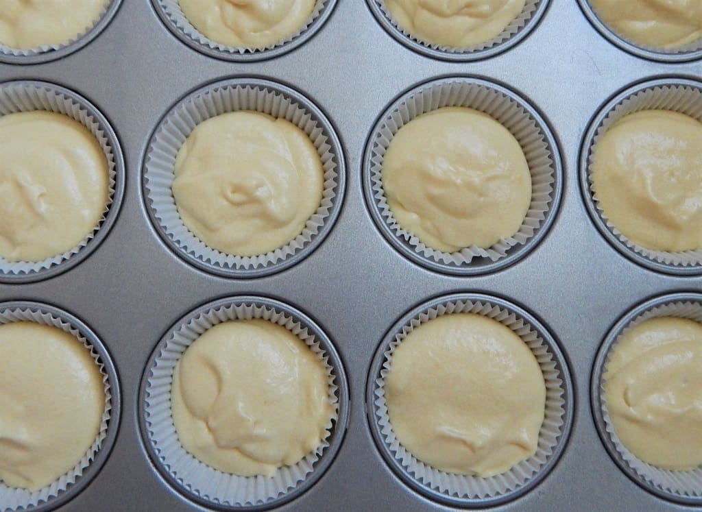 vanilkový korpus na cupcakes před upečením