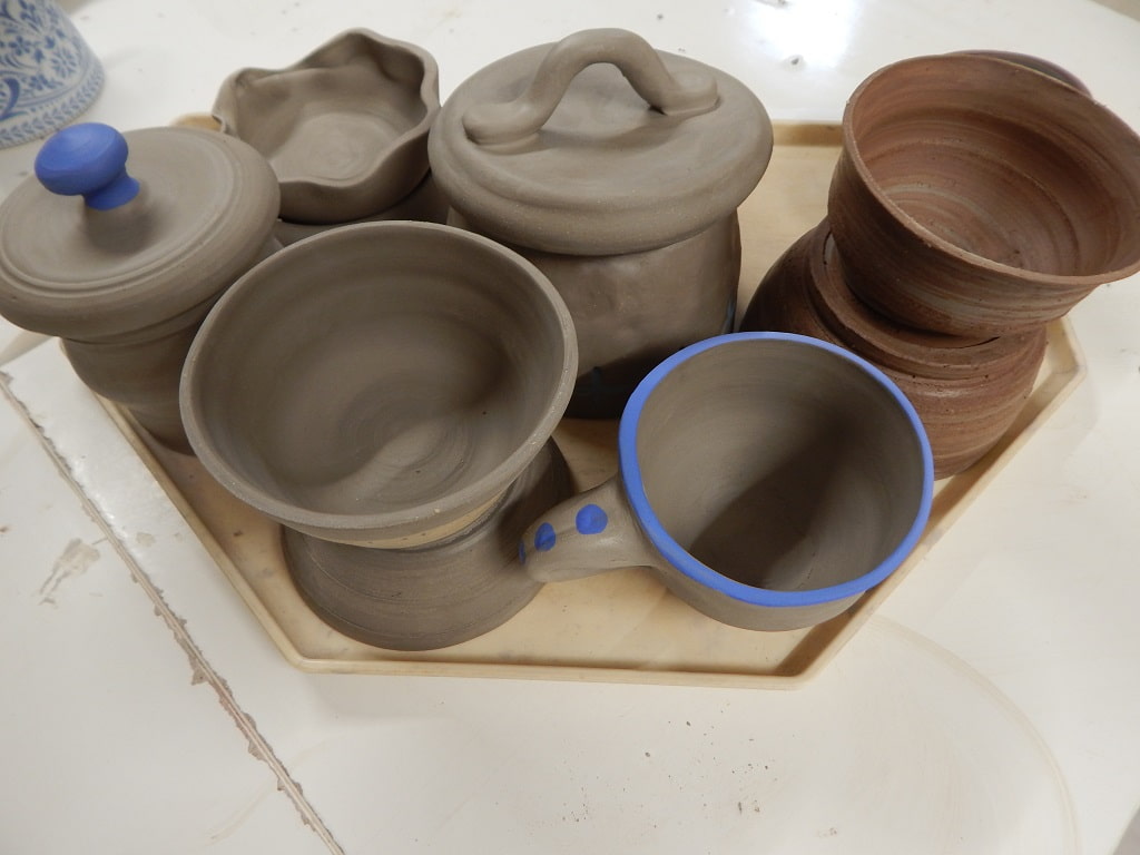 keramické výrobky z točení na kruhu