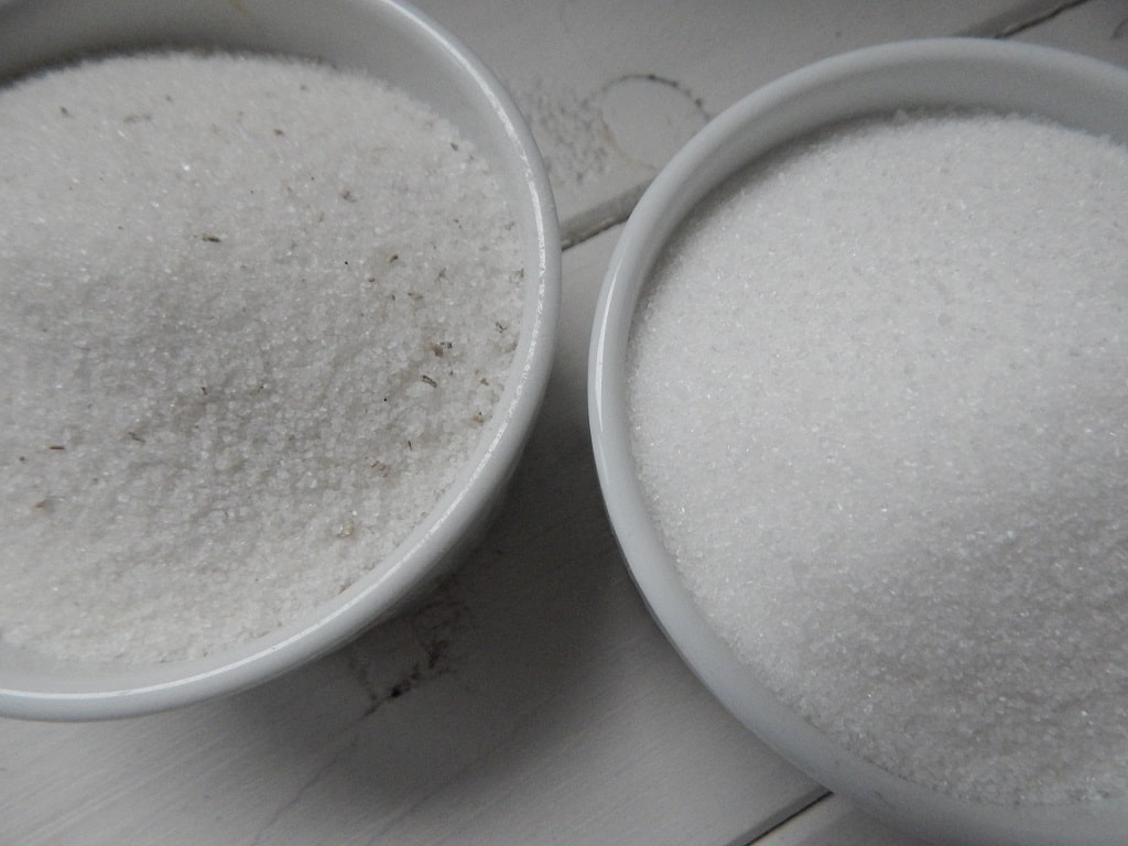 srovnání vanilkového a krupicového cukru